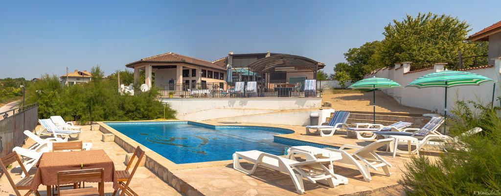 Villa Topola Bagian luar foto